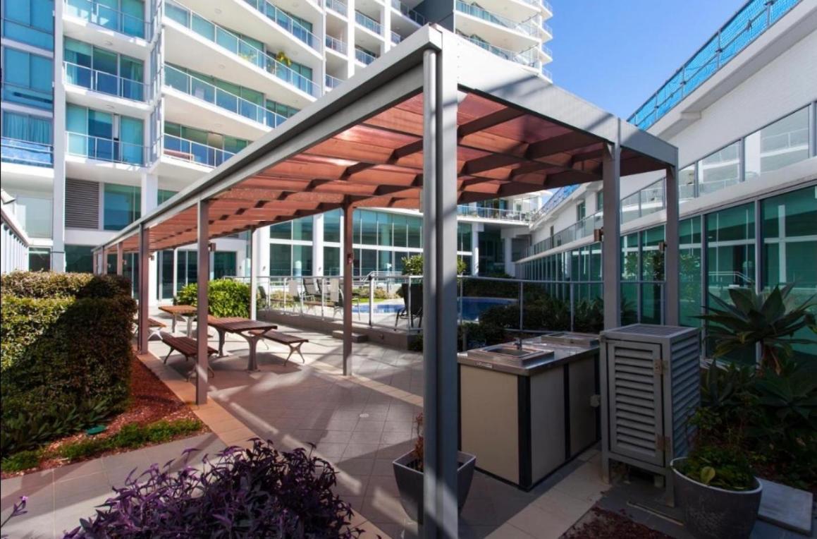 Marina Ocean View At The Shores Apartment Gold Coast Exterior photo